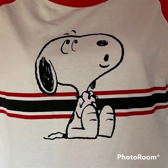 Peanuts Snoopy graphic Tee crop top White Black red Size large Jr - Picture 2 of 9
